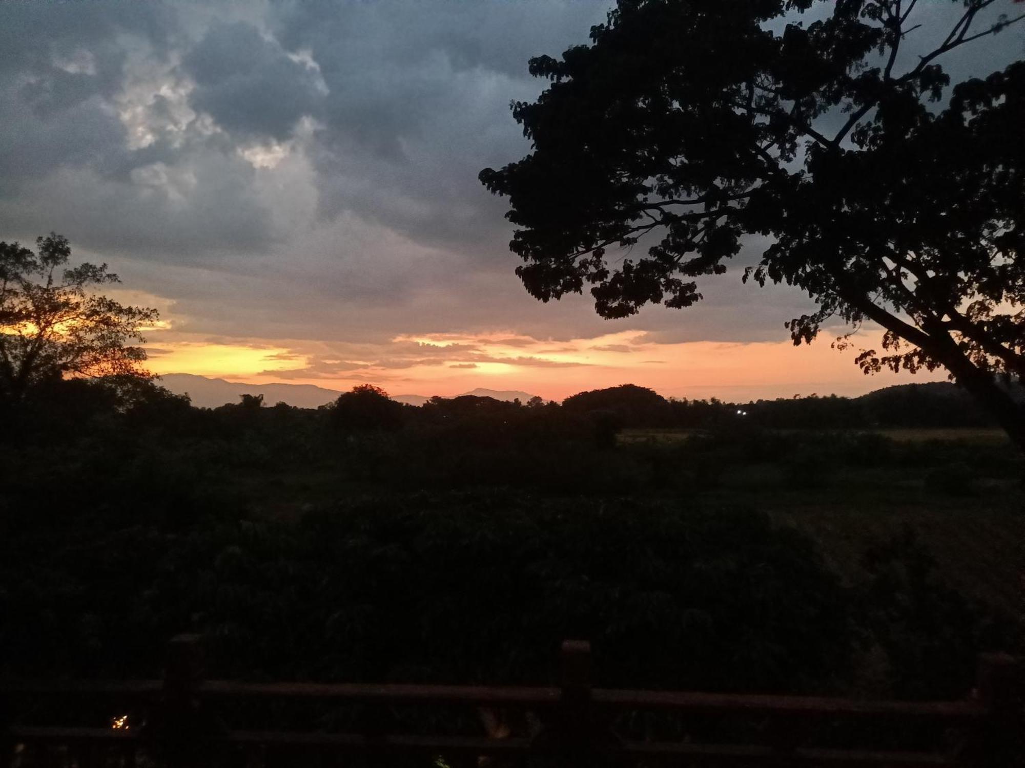 Villa Albizia, Chiang Mai Doi Saket Exteriör bild
